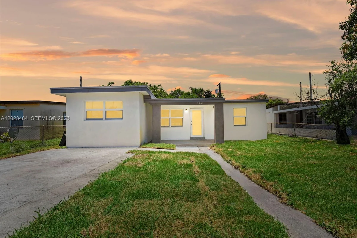 1961 Rutland St, Opa-locka: photo 1 of 33