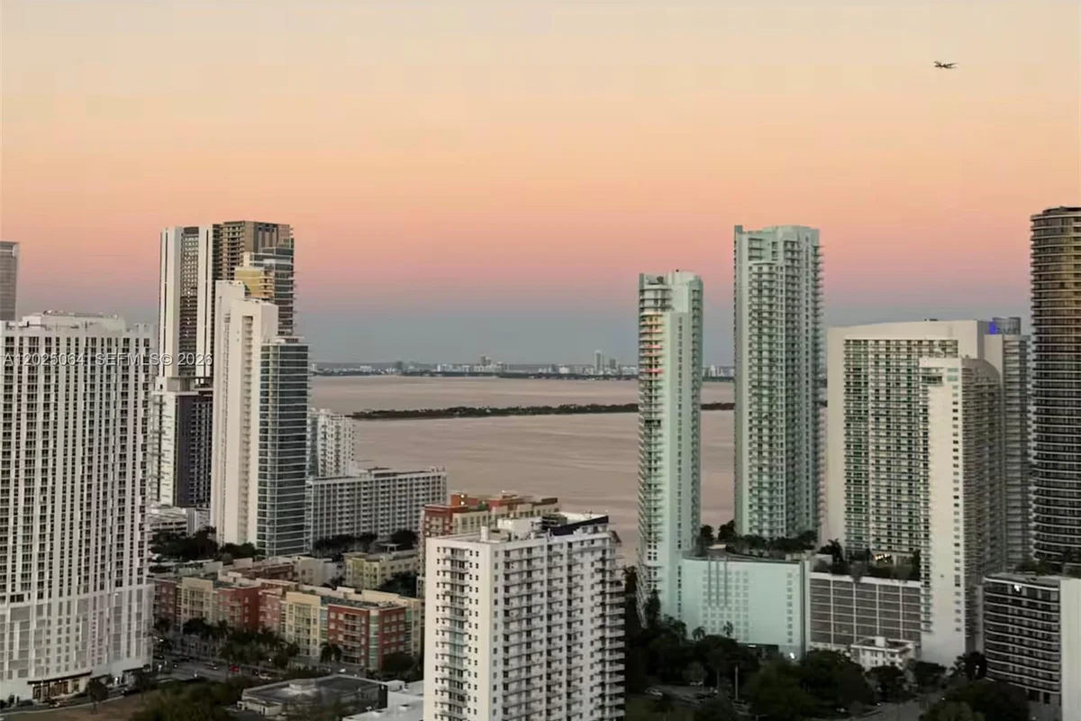 1600 NE 1 Ave #3519, Miami: photo 1 of 33