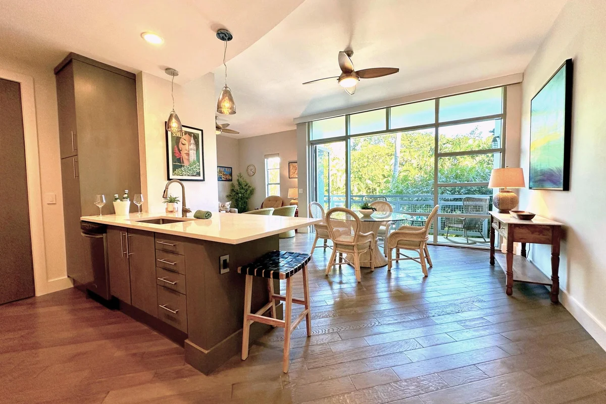 365 SE 6th Ave #203, Delray Beach: photo 1 of 41