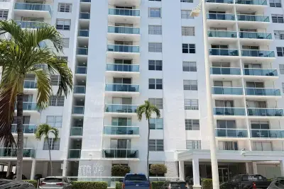2841 NE 163rd St #502, North Miami Beach: photo 1 of 6
