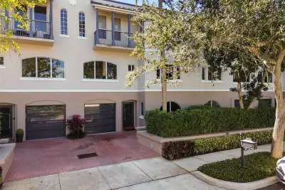 456 E Boca Raton Rd, Boca Raton: photo 1 of 33