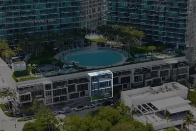 650 NE 32nd St #BH4, Miami: photo 1 of 56