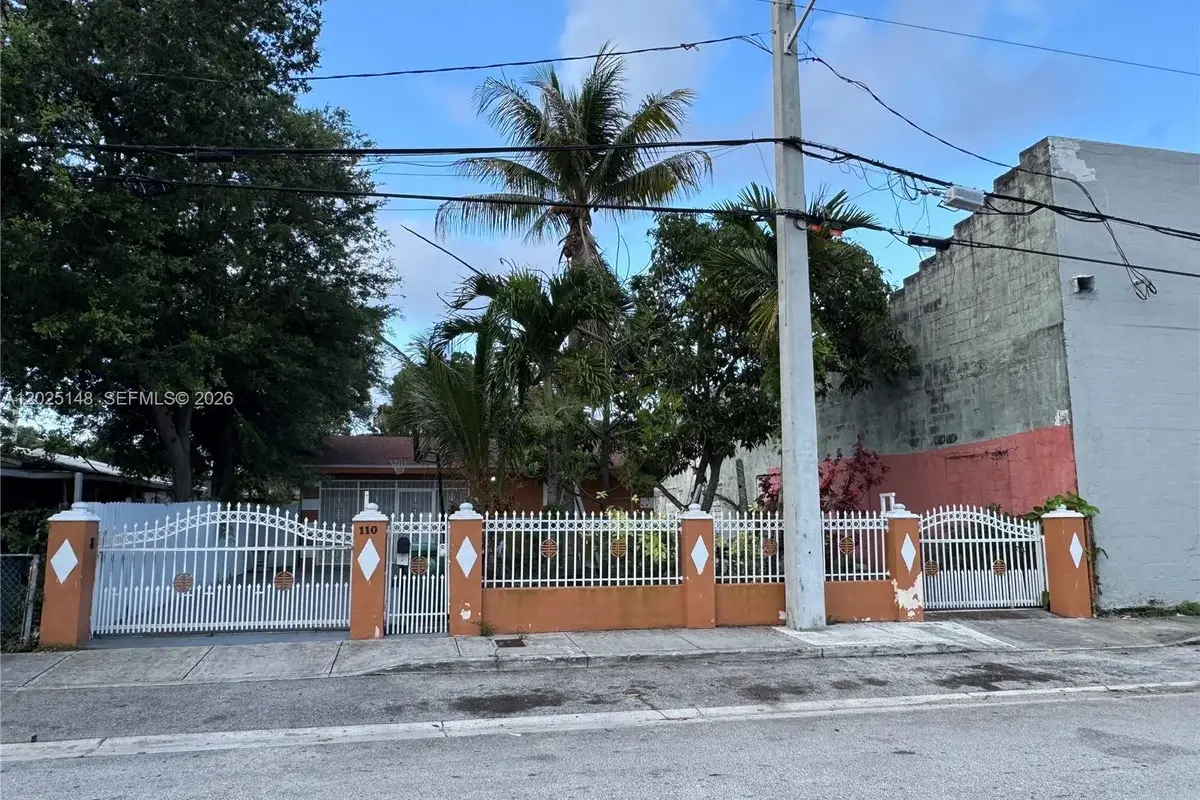 110 NW 52nd St, Miami: photo 1 of 7