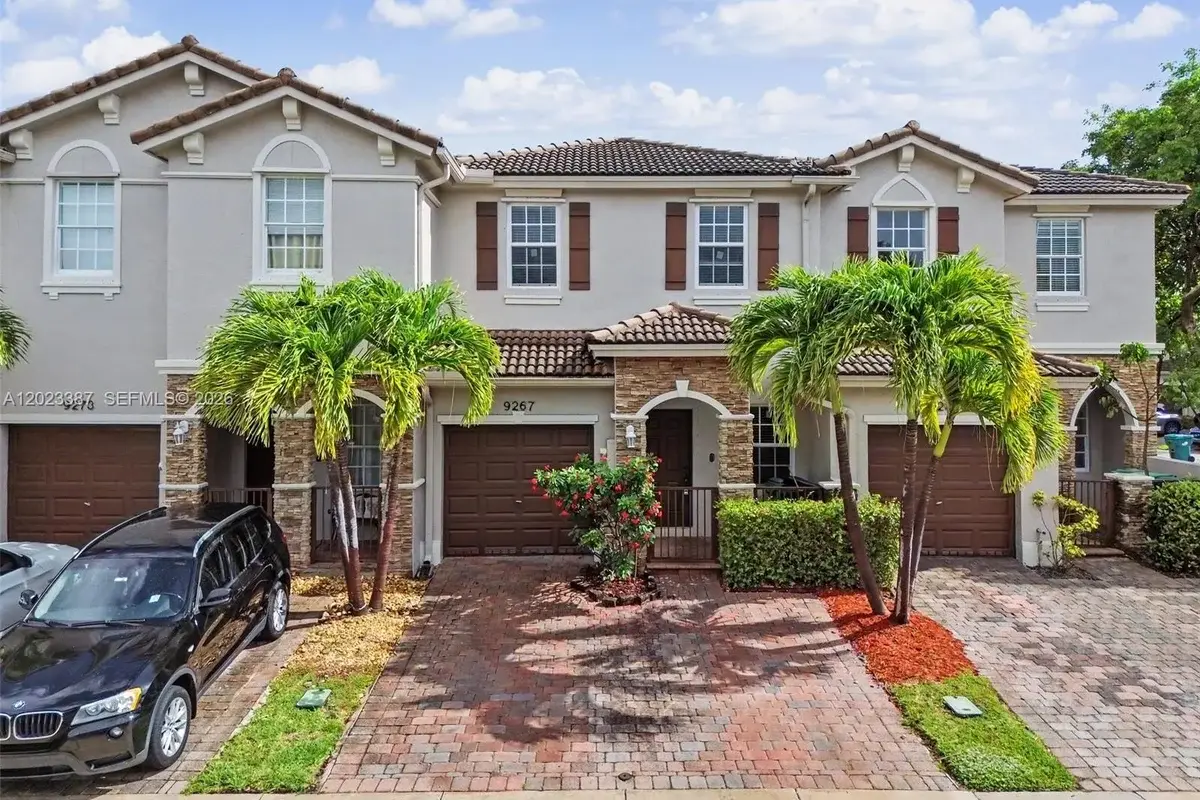 9267 SW 220th Ter, Cutler Bay: photo 1 of 39