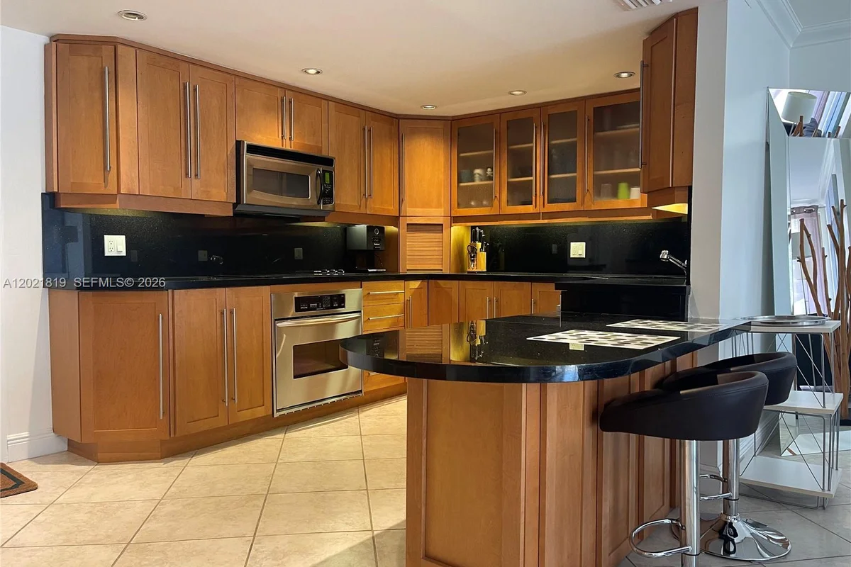 199 Ocean Lane Dr #413, Key Biscayne: photo 1 of 13