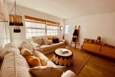 325 Ocean Dr #408, Miami Beach: photo 1 of 10