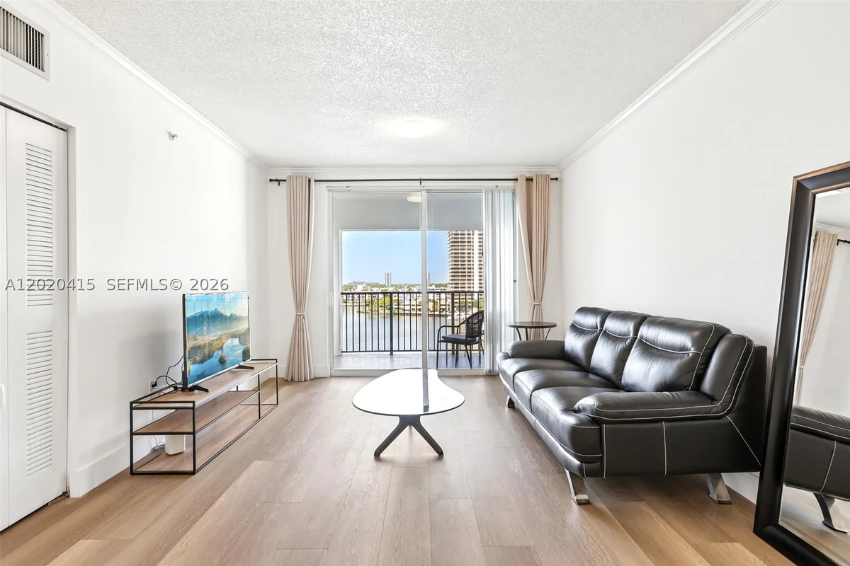 17150 N Bay Rd #2808, Sunny Isles Beach: photo 1 of 40