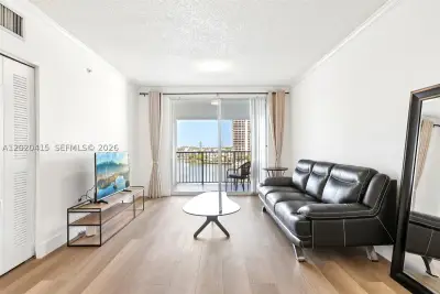 17150 N Bay Rd #2808, Sunny Isles Beach: photo 1 of 40