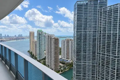 200 Biscayne Boulevard Way #4104, Miami: photo 1 of 19