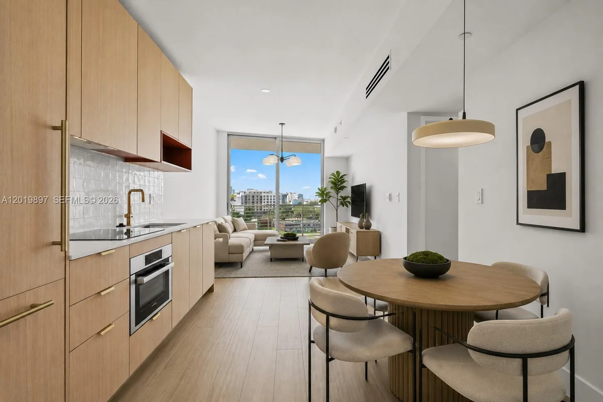 90 NE 32nd St #627, Miami: photo 1 of 54