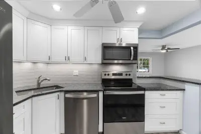 1940 NE 2nd Ave #106j, Wilton Manors: photo 1 of 37
