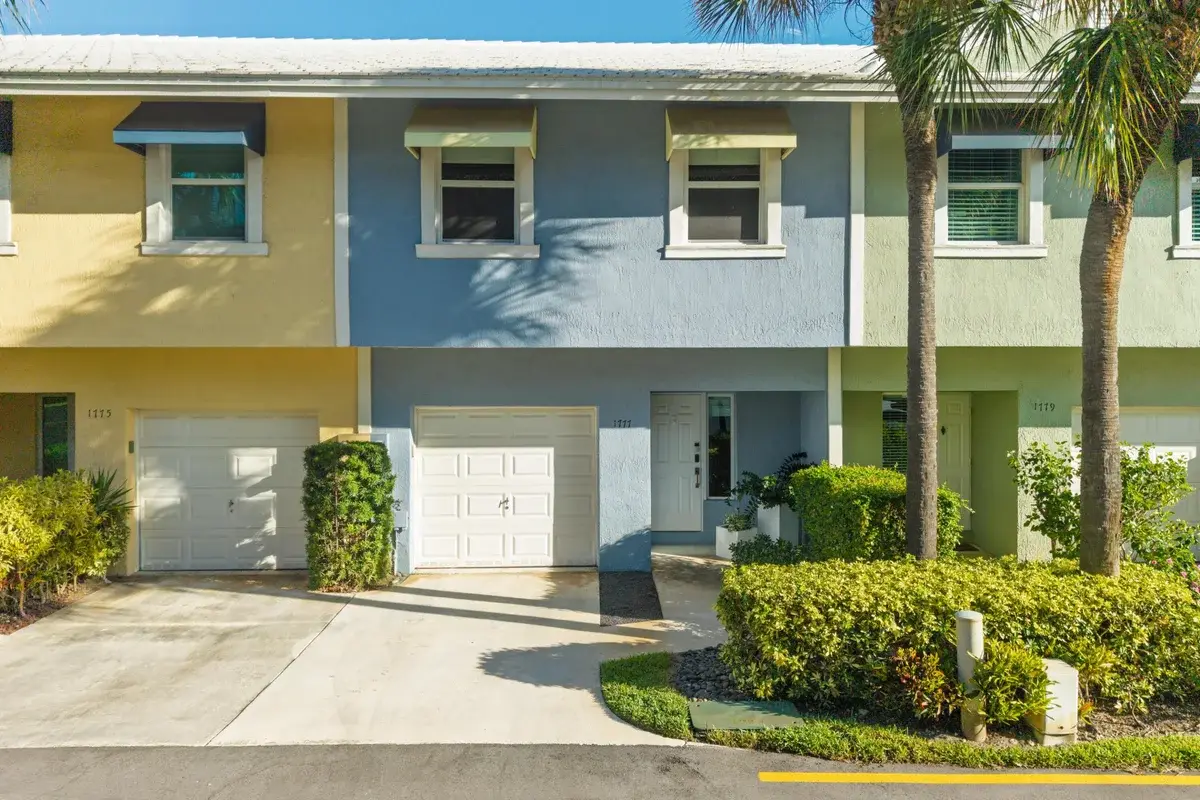 1777 NE 4th Ave, Fort Lauderdale: photo 1 of 47