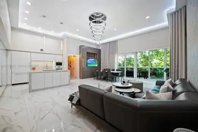 1800 S Ocean Dr #310, Hallandale Beach: photo 1 of 31