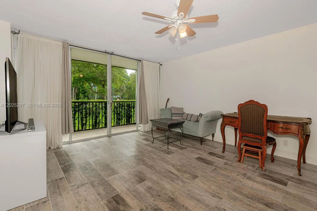 3401 N Country Club Dr #117, Aventura: photo 1 of 10