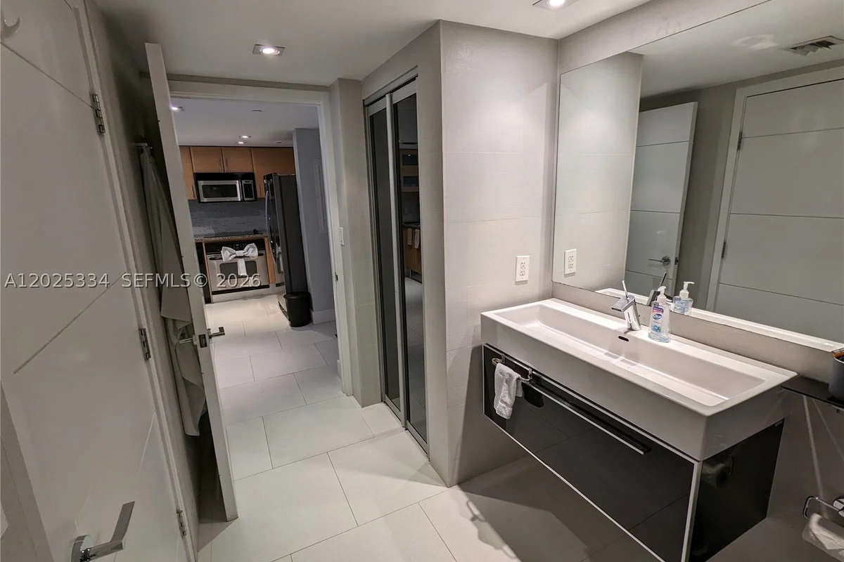 2101 Brickell Ave #1104, Miami: photo 1 of 22