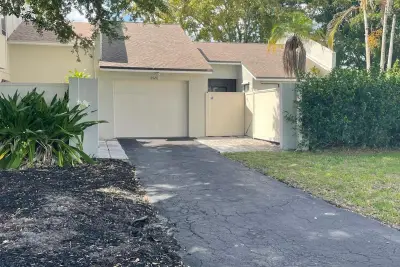 12726 Spinnaker Ln, Wellington: photo 1 of 31