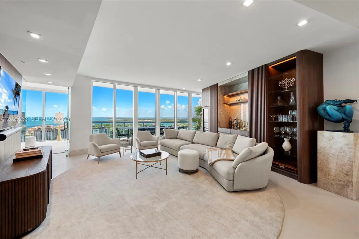 1000 S Pointe Dr #2803, Miami Beach: photo 1 of 58