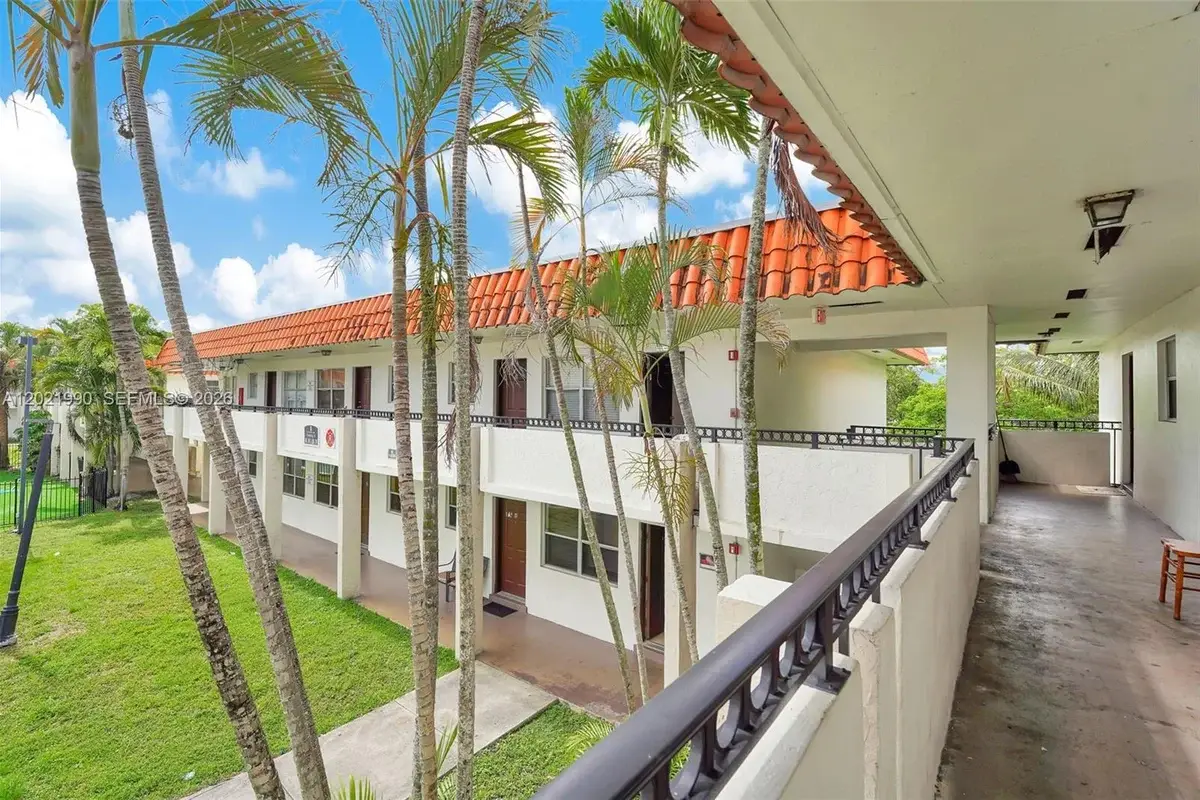 400 NW 65th Ave #222, Margate: photo 1 of 39