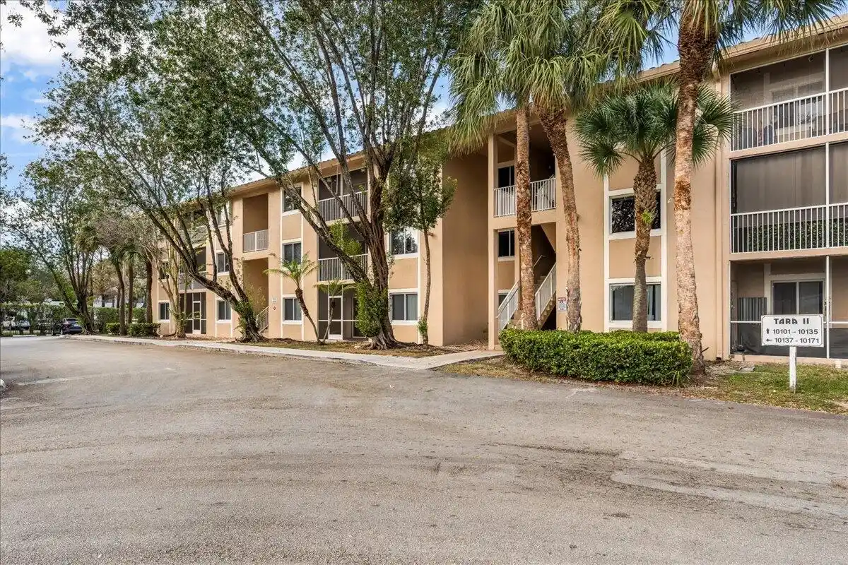 10129 W Atlantic Blvd #E3, Coral Springs: photo 1 of 27
