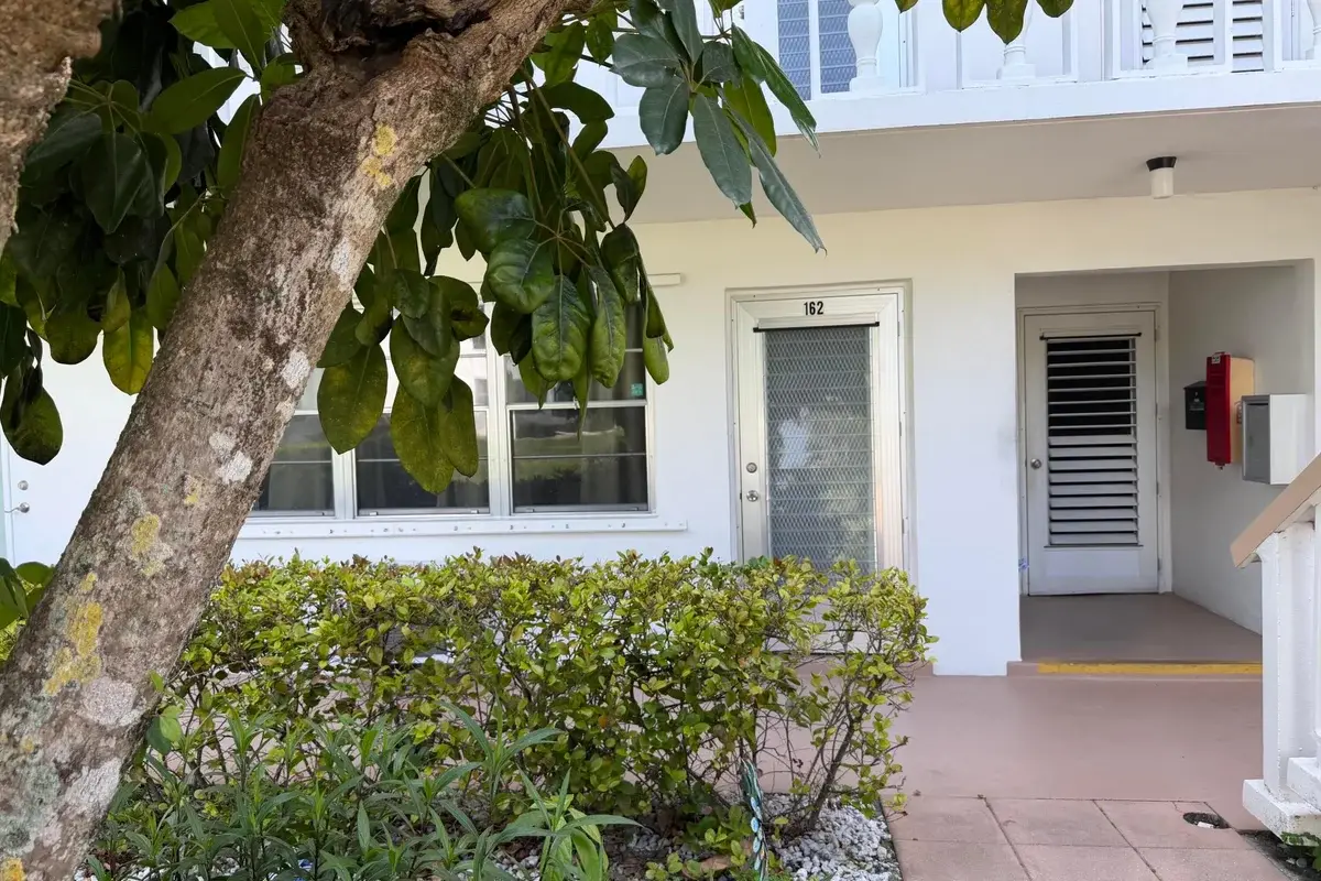 162 Windsor H, West Palm Beach: photo 1 of 30