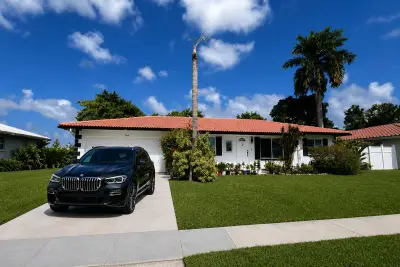 3464 NW 26th Ave, Boca Raton: photo 1 of 33