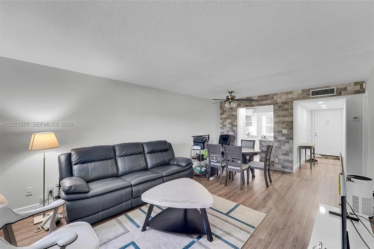 8405 NW 61st St #D207, Tamarac: photo 1 of 23