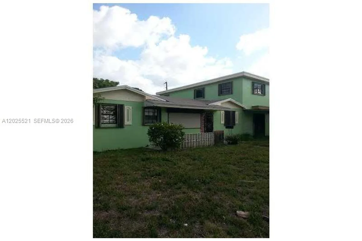 3110 NW 213 St, Miami Gardens: photo 1 of 5
