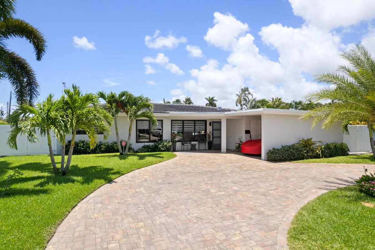 160 SE 12th Ct, Pompano Beach: photo 1 of 37