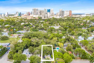 312 SW 12th Ave, Fort Lauderdale: photo 1 of 39