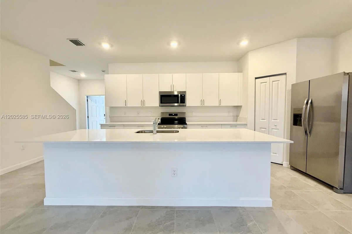 2958 Park Pl #5838, Dania Beach: photo 1 of 19