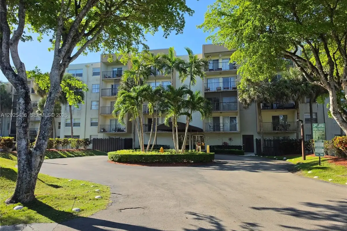 14250 SW 62nd St #409, Miami: photo 1 of 15