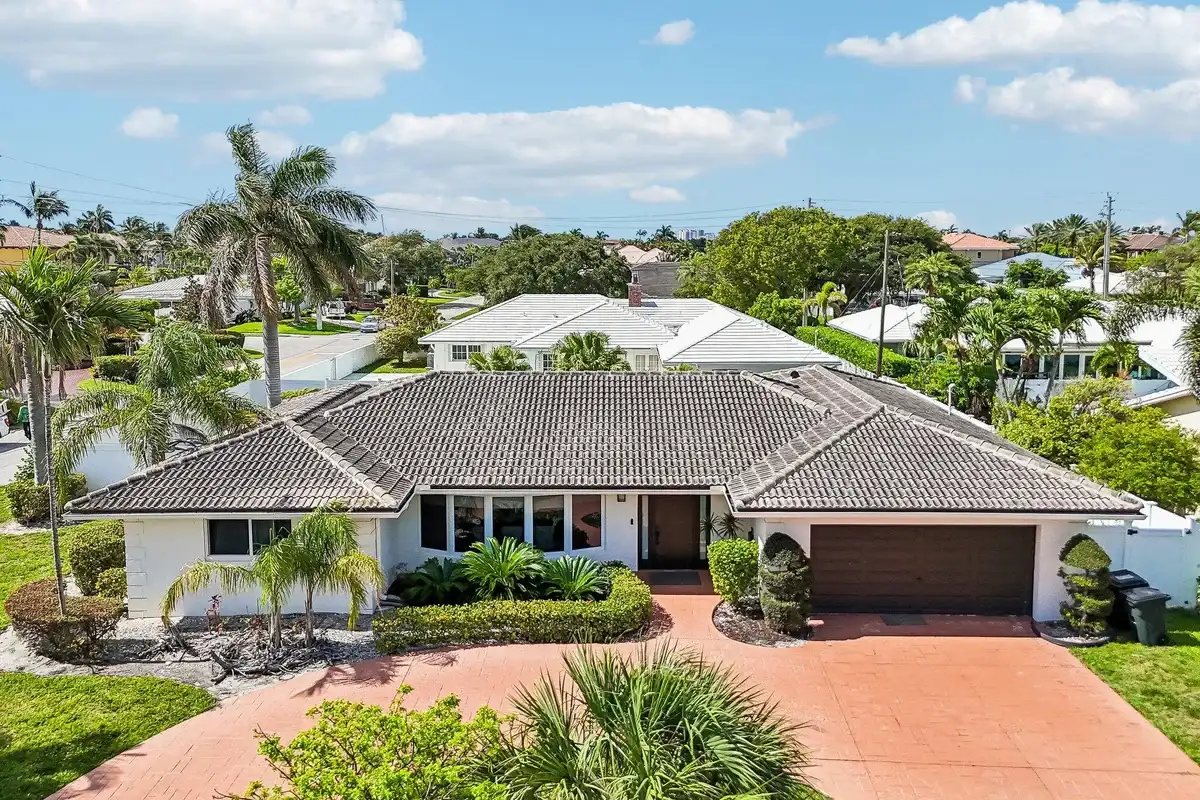 2940 NE 39th Ct, Lighthouse Point: photo 1 of 42