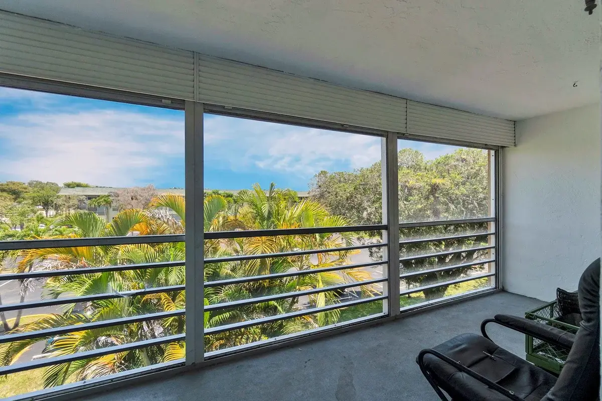 5190 E Sabal Palm Blvd #304, Tamarac: photo 1 of 26