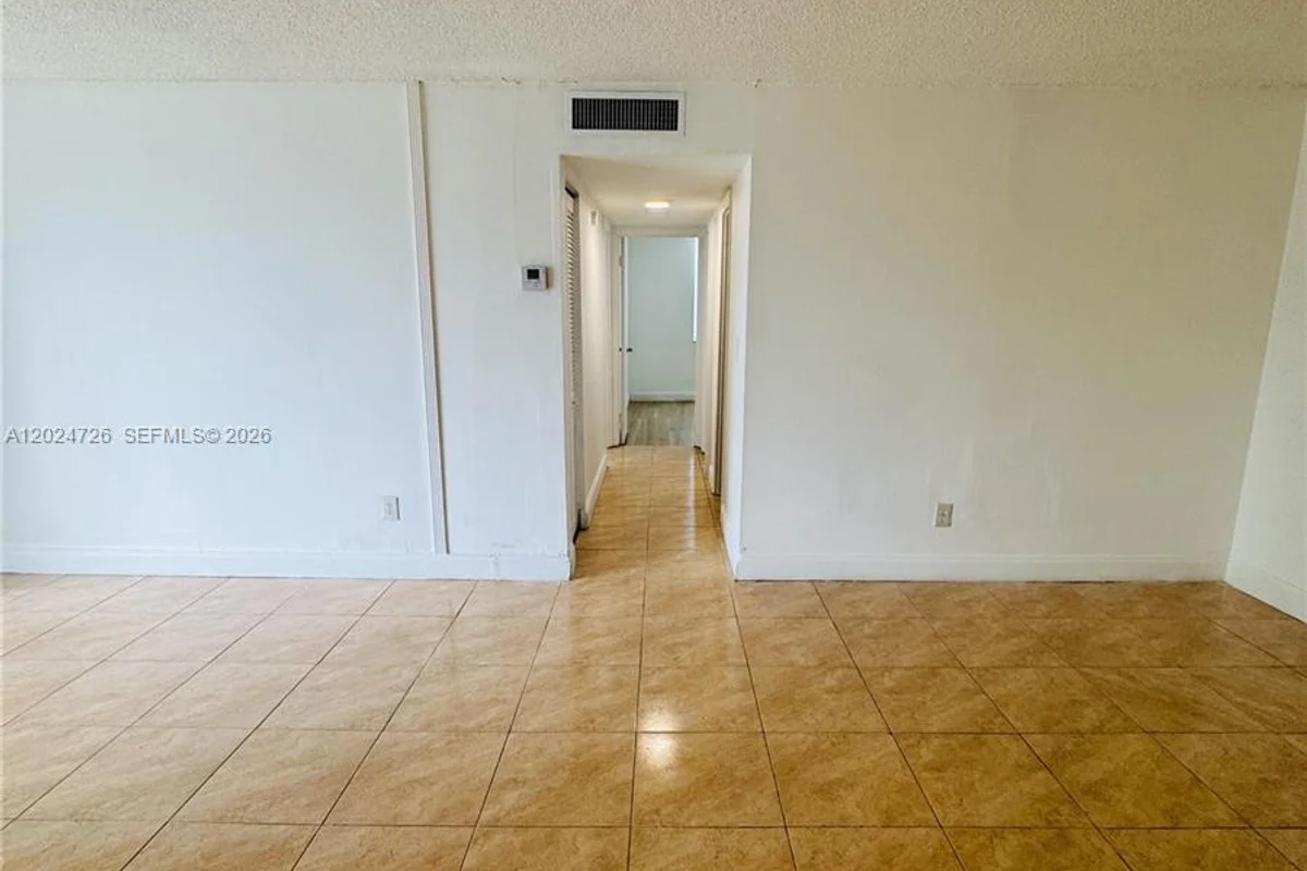 486 NW 165th St Rd #B-201, Miami: photo 1 of 28