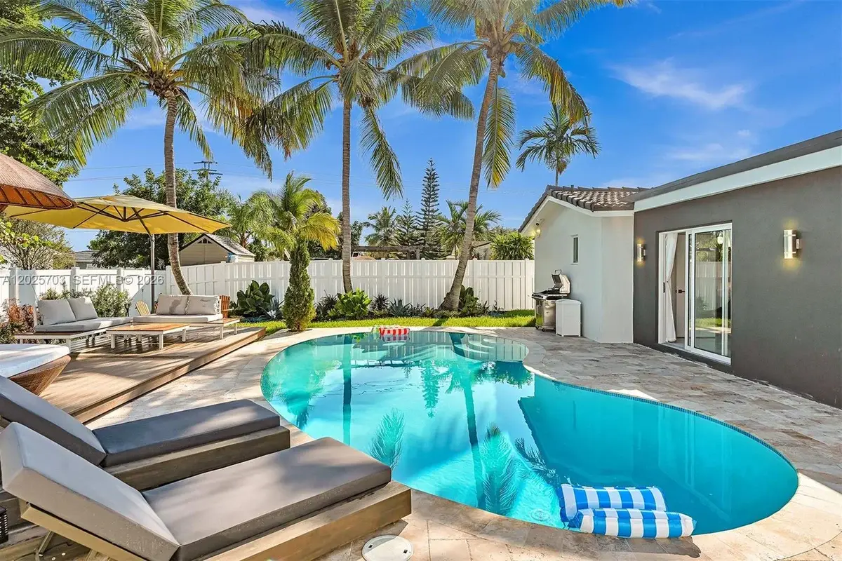 5005 Johnson St, Hollywood: photo 1 of 39