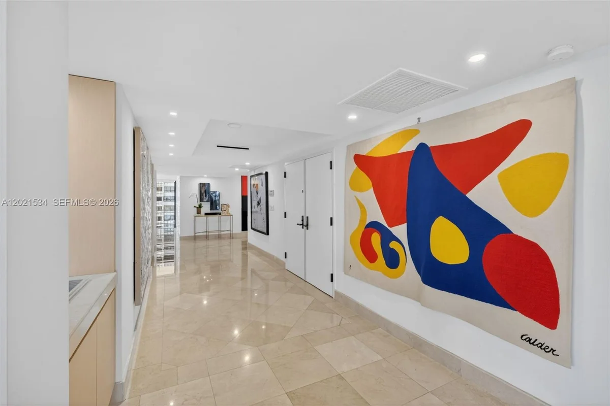 2 Grove Isle Dr #B801-802, Miami: photo 1 of 40