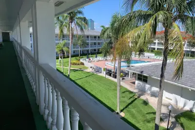 2453 NE 51st St #D316, Fort Lauderdale: photo 1 of 22