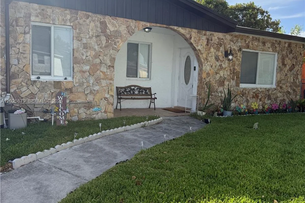 1816 NW 25th Ter #1, Fort Lauderdale: photo 1 of 29