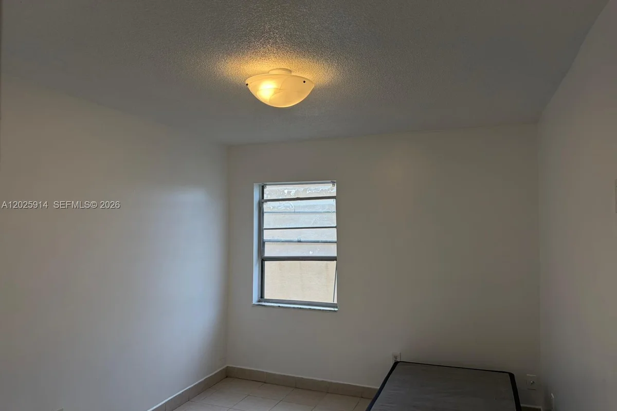 6820 W Flagler St #212, Miami: photo 1 of 15
