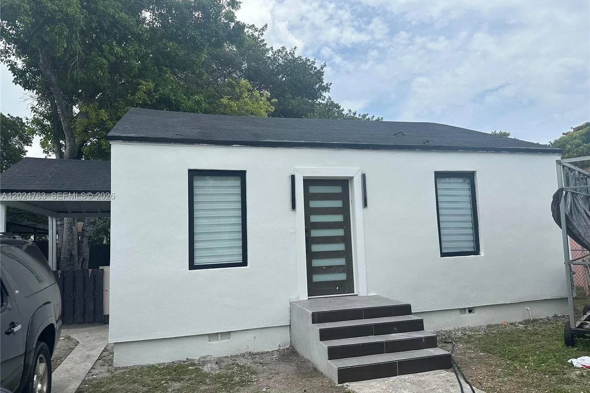 1773 NW 45th St, Miami: photo 1 of 5