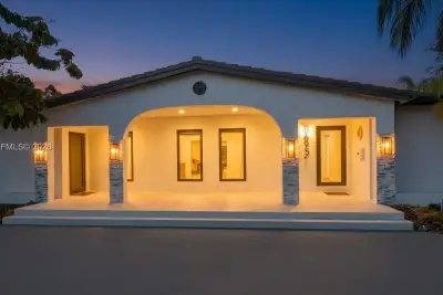 8695 SW 110th St, Miami: photo 1 of 31