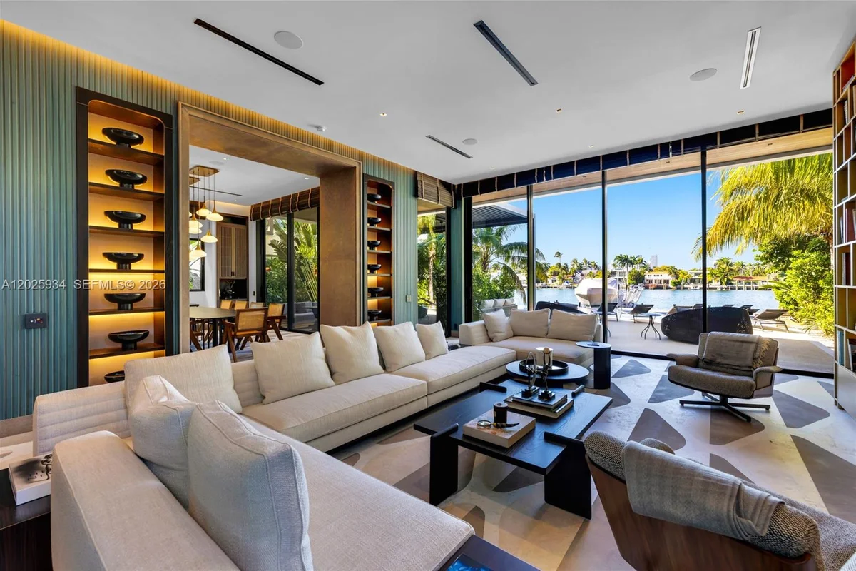 200 W Rivo Alto Dr, Miami Beach: photo 1 of 76