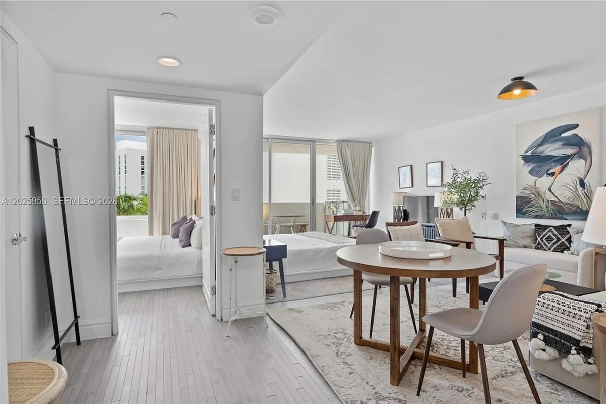 1100 W Ave #427, Miami Beach: photo 1 of 19