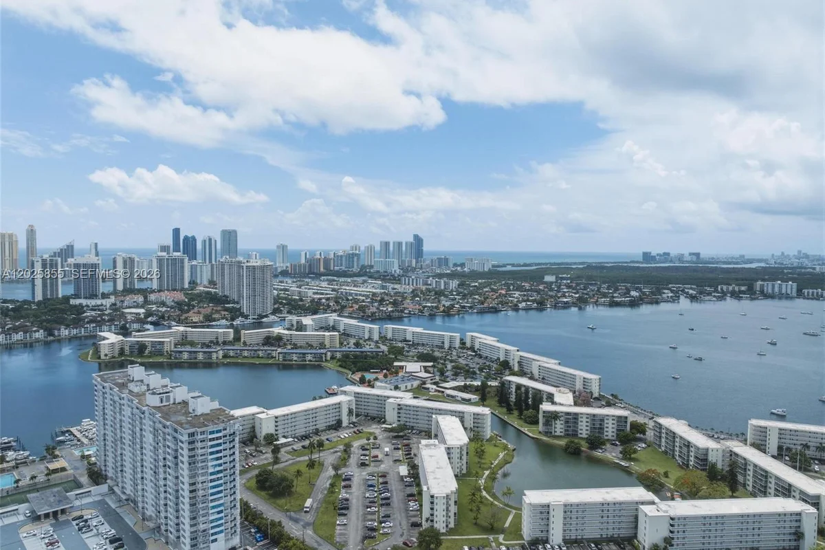 2855 Leonard Dr #H106, Aventura: photo 1 of 48