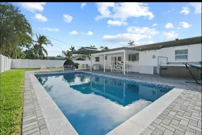 5040 NE 22nd Ave, Lighthouse Point: photo 1 of 32
