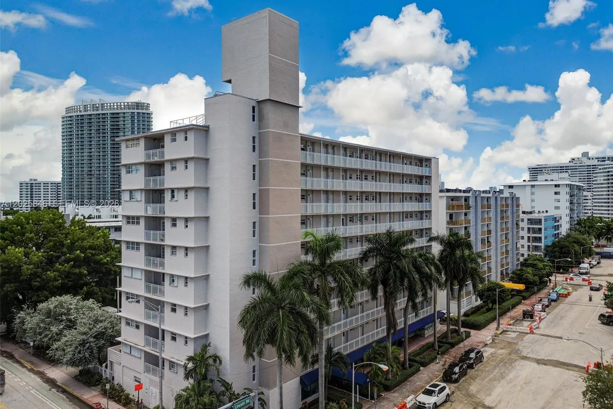 1300 Lincoln Rd #B402, Miami Beach: photo 1 of 32