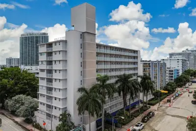 1300 Lincoln Rd #B402, Miami Beach: photo 1 of 32