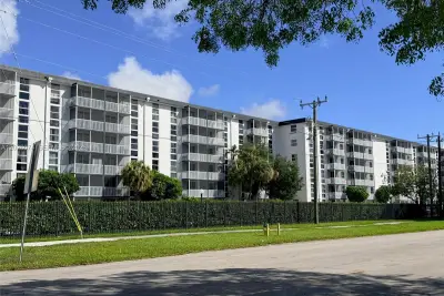 16851 NE 23rd Ave #B601, North Miami Beach: photo 1 of 16