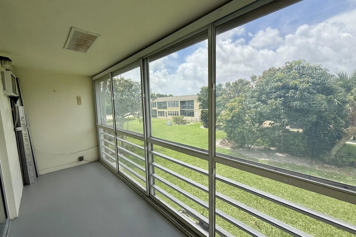32 Kingswood B, West Palm Beach: photo 1 of 13