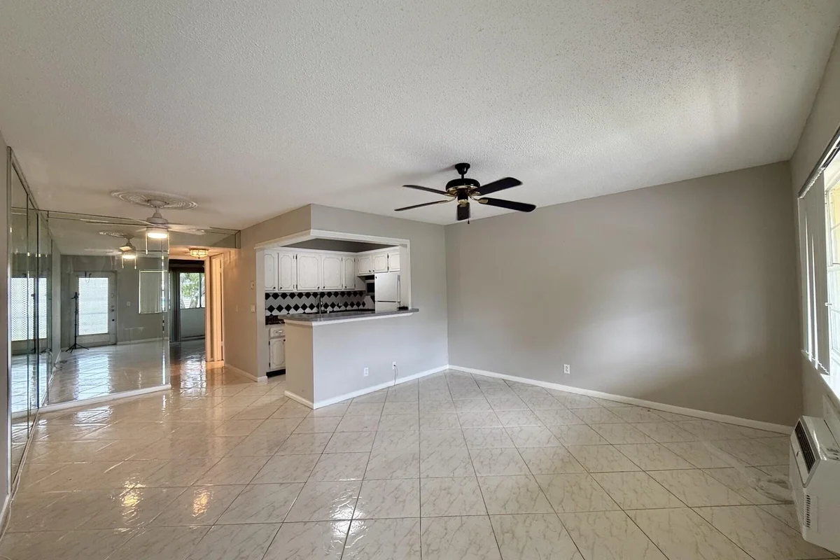 134 Sussex G, West Palm Beach: photo 1 of 13